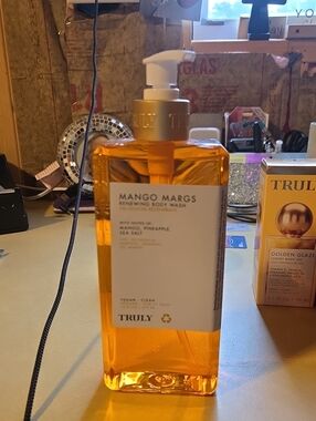 TRULY Mango Margs Reviving Body Wash — Orange